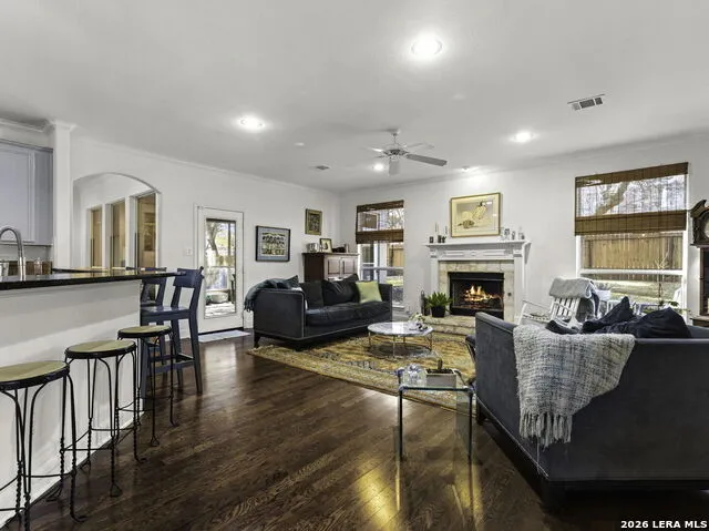 16107 La Madera Rio Helotes, TX 78023