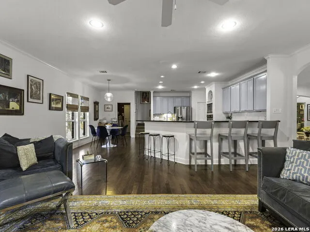 16107 La Madera Rio Helotes, TX 78023