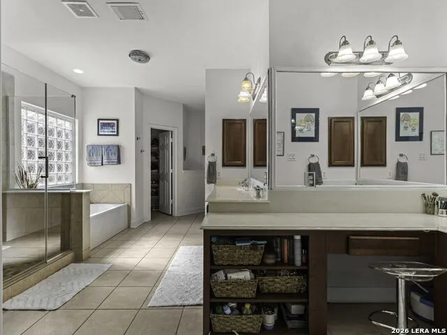 16107 La Madera Rio Helotes, TX 78023