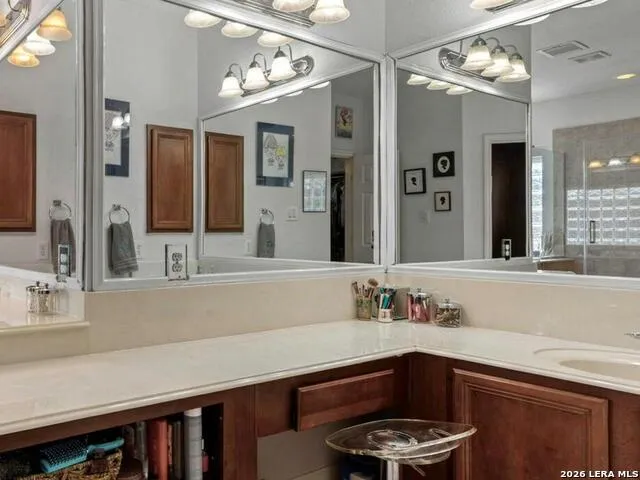 16107 La Madera Rio Helotes, TX 78023