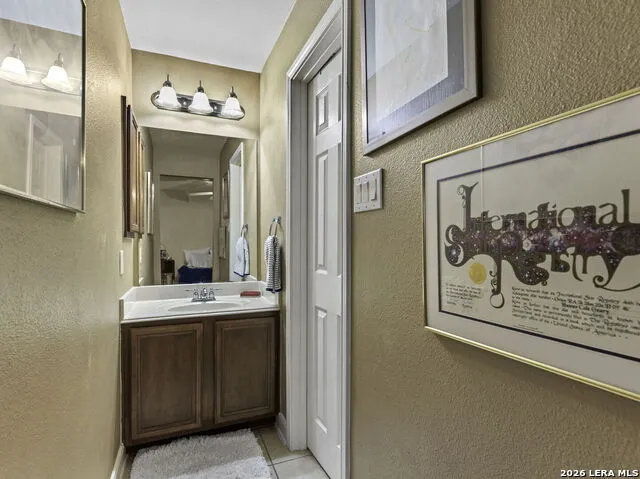 16107 La Madera Rio Helotes, TX 78023