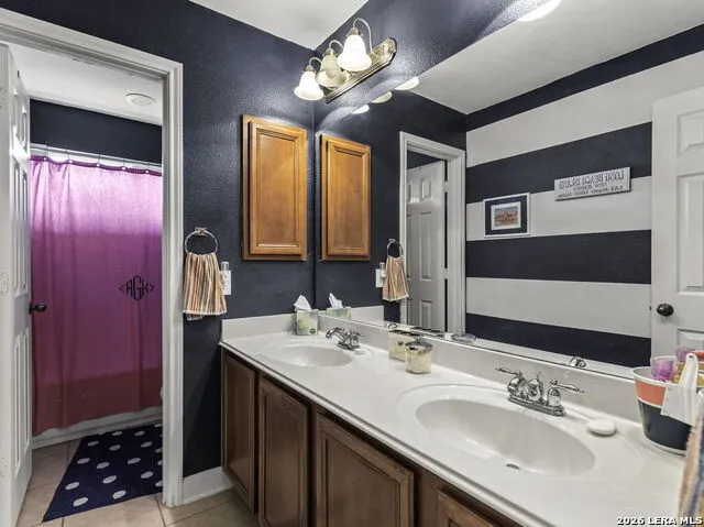 16107 La Madera Rio Helotes, TX 78023