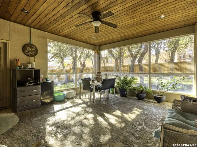 16107 La Madera Rio Helotes, TX 78023