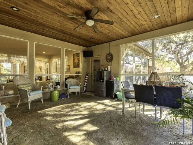 16107 La Madera Rio Helotes, TX 78023