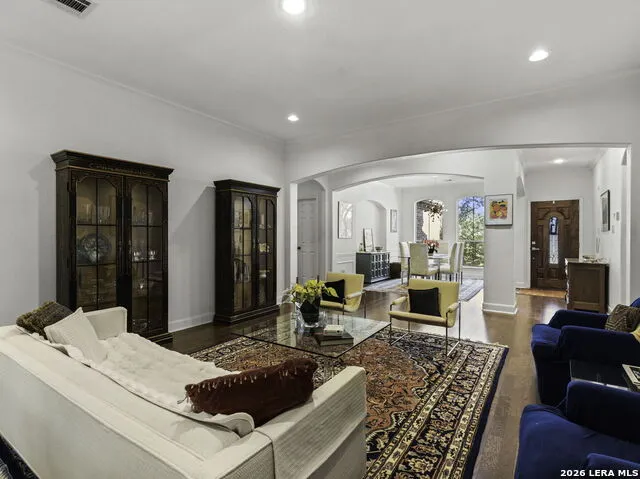 16107 La Madera Rio Helotes, TX 78023
