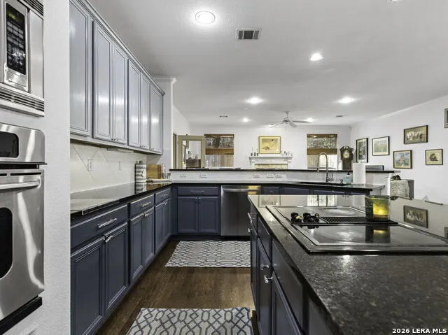 16107 La Madera Rio Helotes, TX 78023