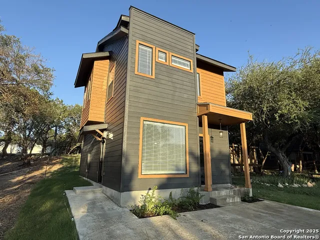 1288 Lonesome Canyon Lake, TX 78133
