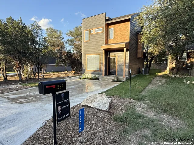 1288 Lonesome Canyon Lake, TX 78133
