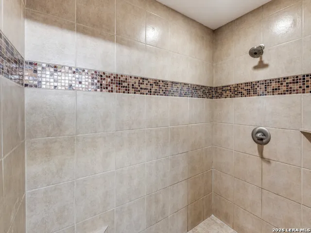 813 Pleasant Acres Seguin, TX 78155