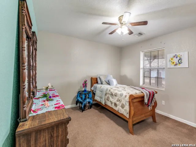 813 Pleasant Acres Seguin, TX 78155