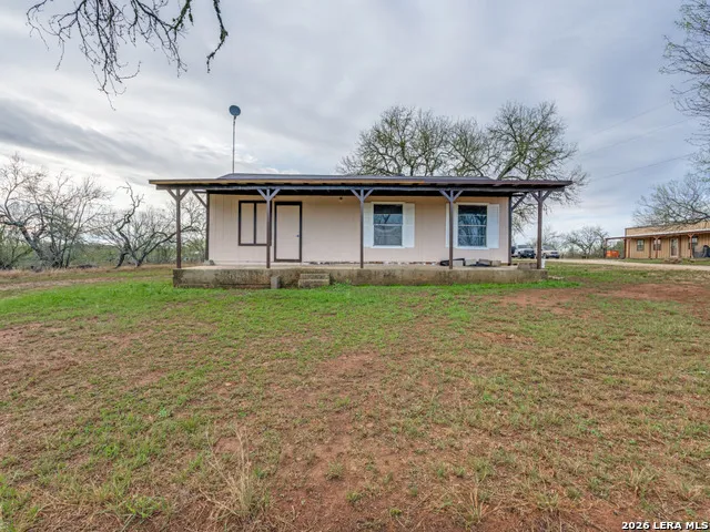 813 Pleasant Acres Seguin, TX 78155
