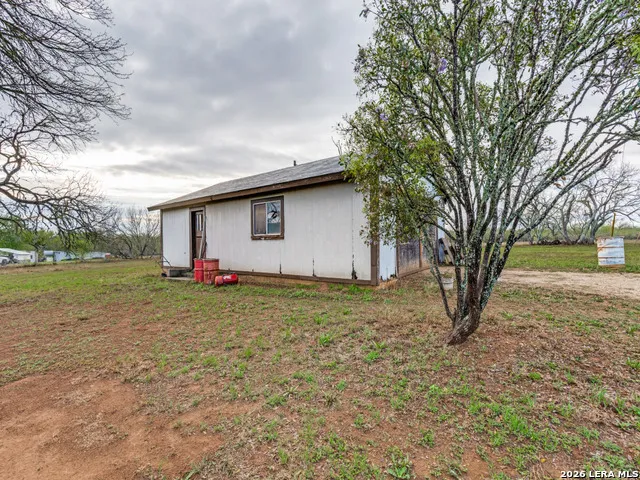 813 Pleasant Acres Seguin, TX 78155