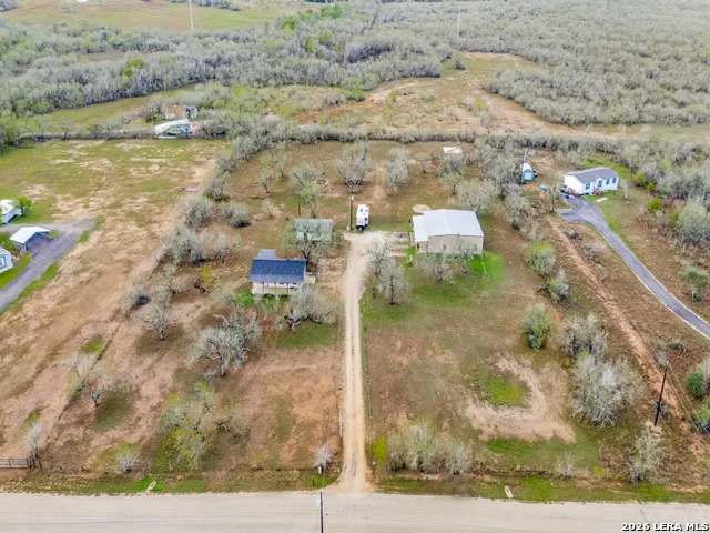 813 Pleasant Acres Seguin, TX 78155