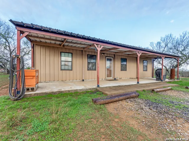 813 Pleasant Acres Seguin, TX 78155