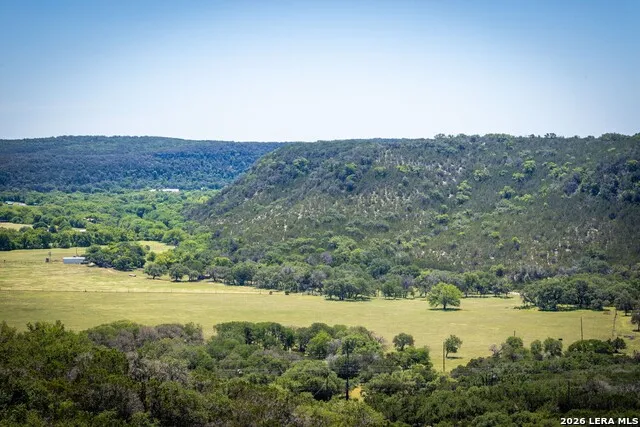 1012 Mourning Dove Canyon Lake, TX 78133