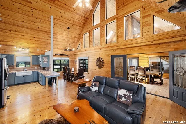 1012 Mourning Dove Canyon Lake, TX 78133