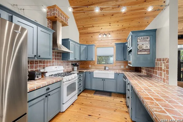 1012 Mourning Dove Canyon Lake, TX 78133
