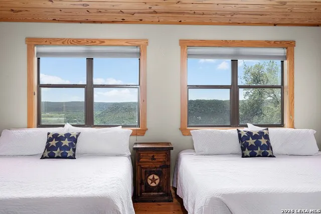 1012 Mourning Dove Canyon Lake, TX 78133