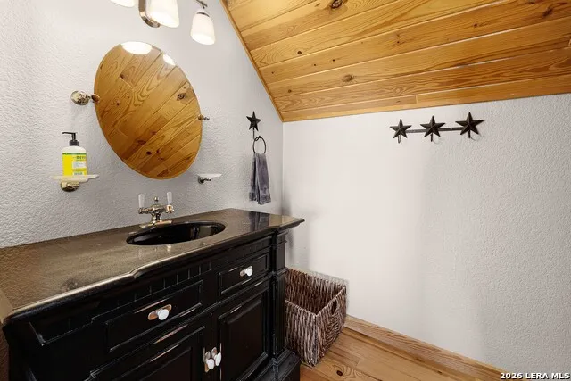 1012 Mourning Dove Canyon Lake, TX 78133