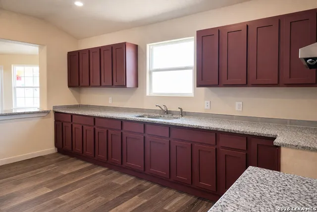 618 Cr 124 Floresville, TX 78114
