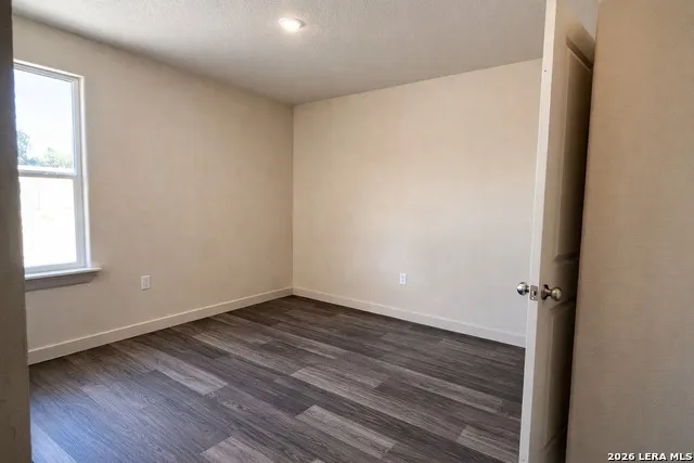 618 Cr 124 Floresville, TX 78114