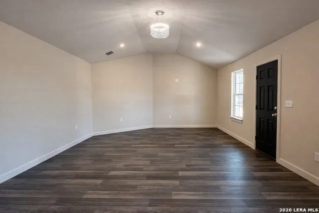 618 Cr 124 Floresville, TX 78114
