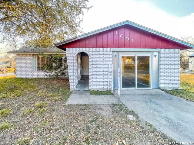 1001 Avenue B Beeville, TX 78102
