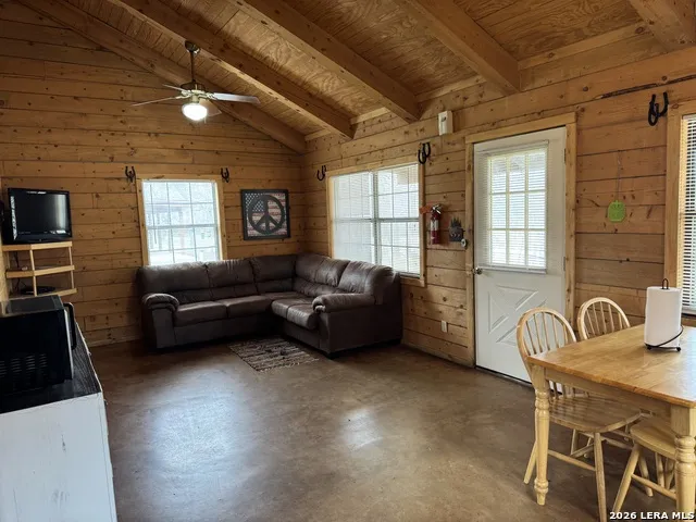 110 Red Wright Rd Leakey, TX 78873