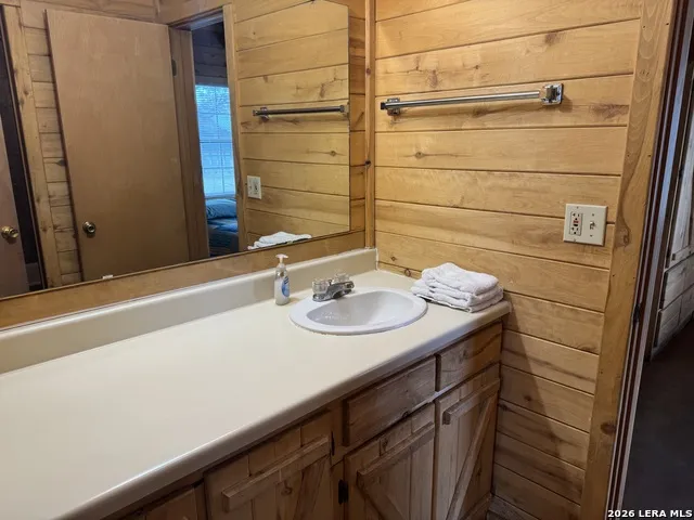 110 Red Wright Rd Leakey, TX 78873