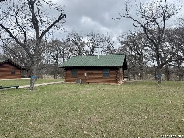 110 Red Wright Rd Leakey, TX 78873