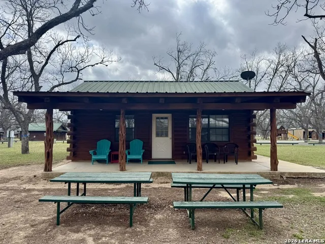 110 Red Wright Rd Leakey, TX 78873