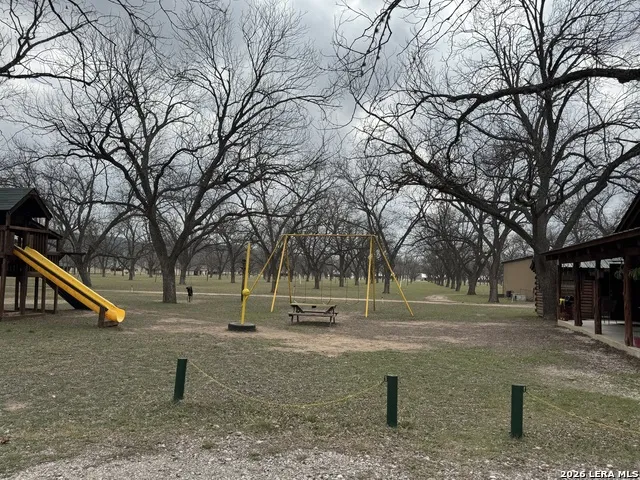 110 Red Wright Rd Leakey, TX 78873