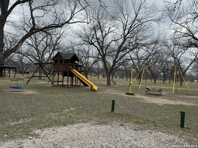 110 Red Wright Rd Leakey, TX 78873