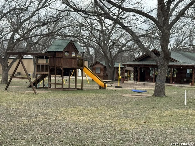 110 Red Wright Rd Leakey, TX 78873