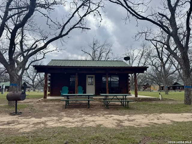 110 Red Wright Rd Leakey, TX 78873
