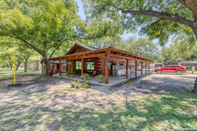 110 Red Wright Rd Leakey, TX 78873