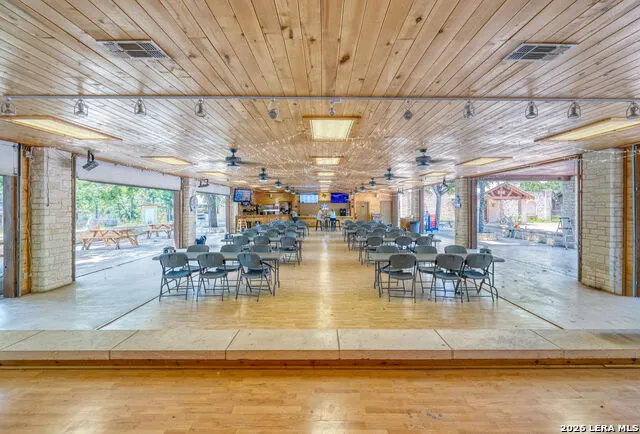110 Red Wright Rd Leakey, TX 78873