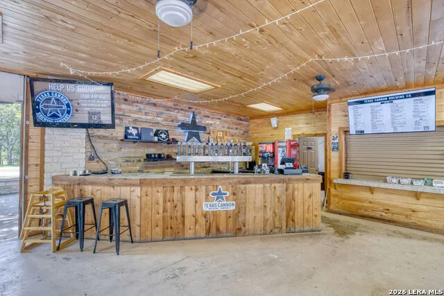 110 Red Wright Rd Leakey, TX 78873