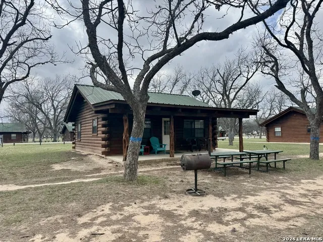 110 Red Wright Rd Leakey, TX 78873