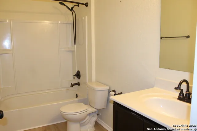 482 Walnut Selma, TX 78154