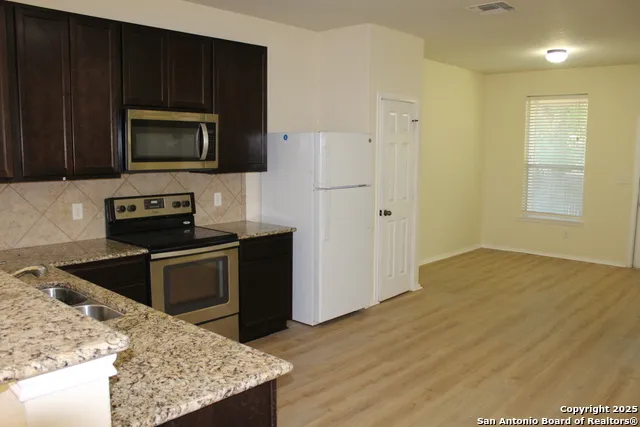 482 Walnut Selma, TX 78154