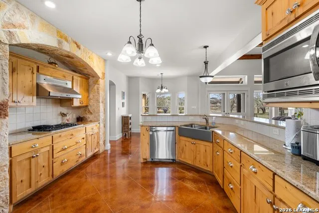 221 Cypress Estates PKWY Ingram, TX 78025