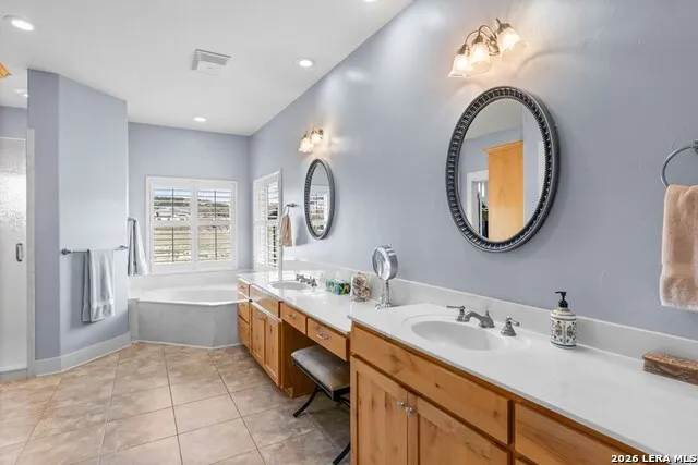 221 Cypress Estates PKWY Ingram, TX 78025