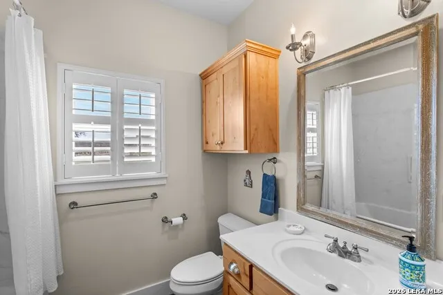 221 Cypress Estates PKWY Ingram, TX 78025