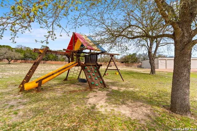 221 Cypress Estates PKWY Ingram, TX 78025