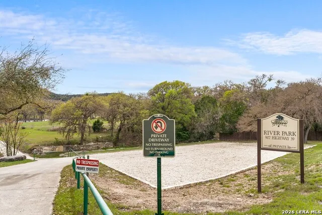 221 Cypress Estates PKWY Ingram, TX 78025