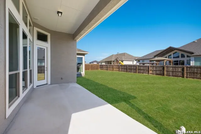 3355 Pintail Pond Marion, TX 78124