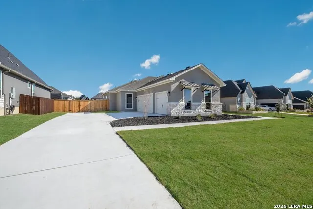 3355 Pintail Pond Marion, TX 78124