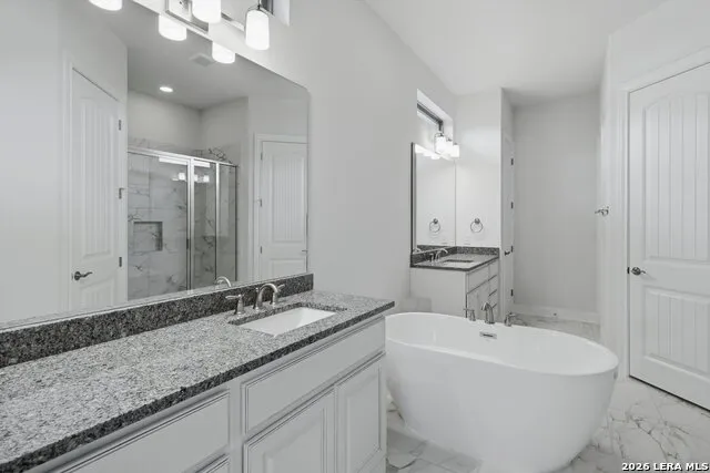 3835 escalera Bulverde, TX 78163