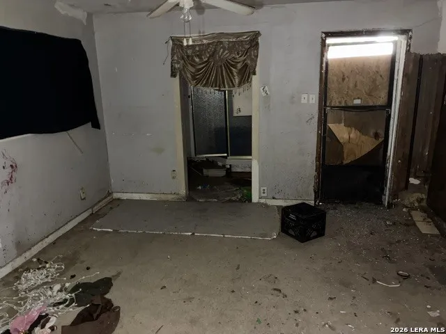 1033 Saldana San Antonio, TX 78225